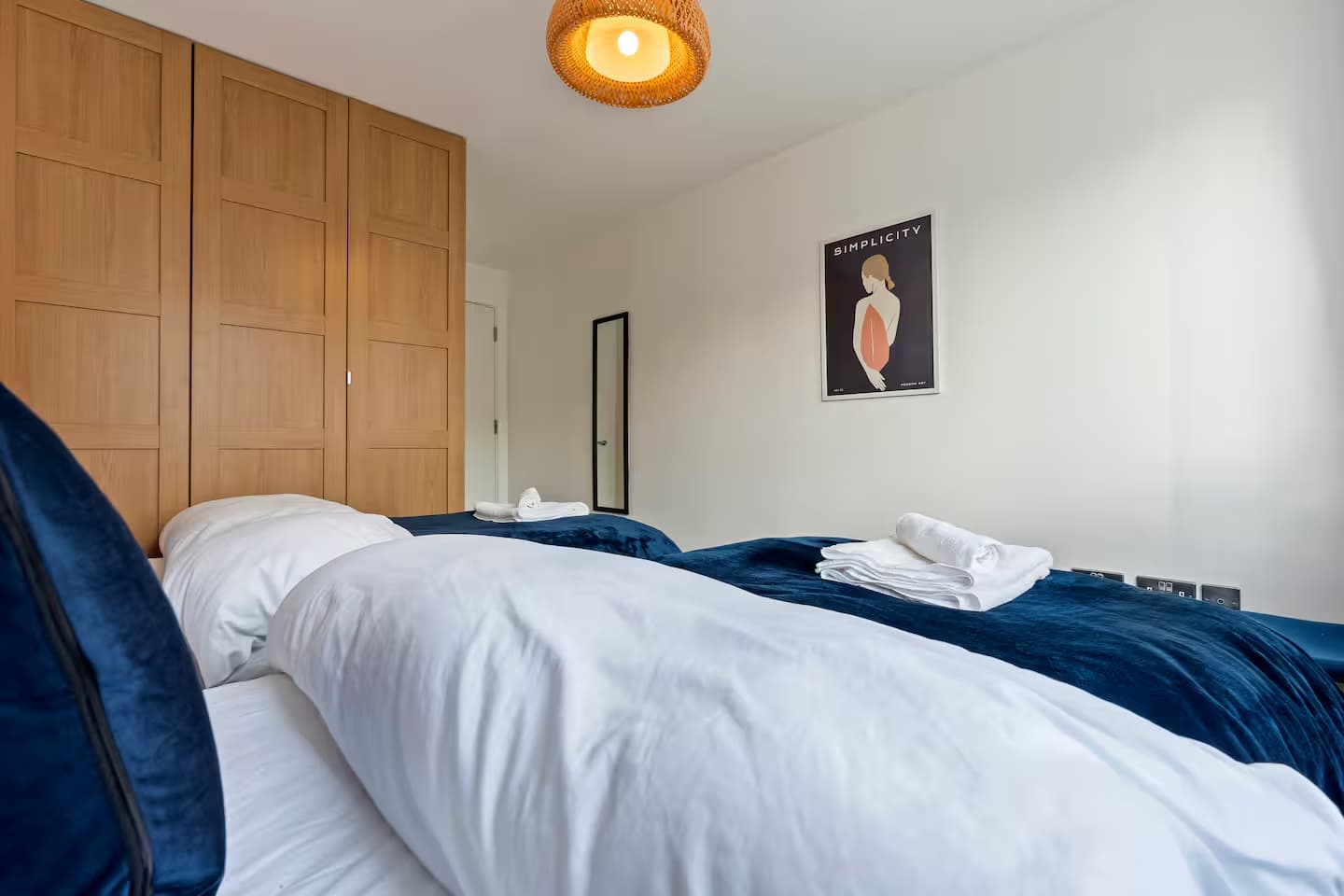 City Centre Apt | Near Train Station | Free Parking — photo 3